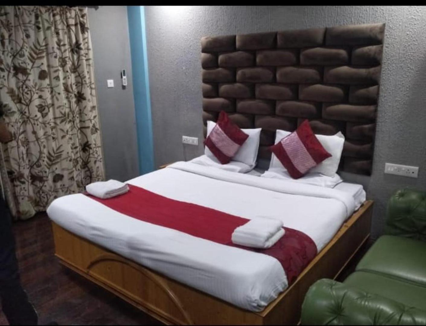 Hotel Shefaf Durgjan Экстерьер фото